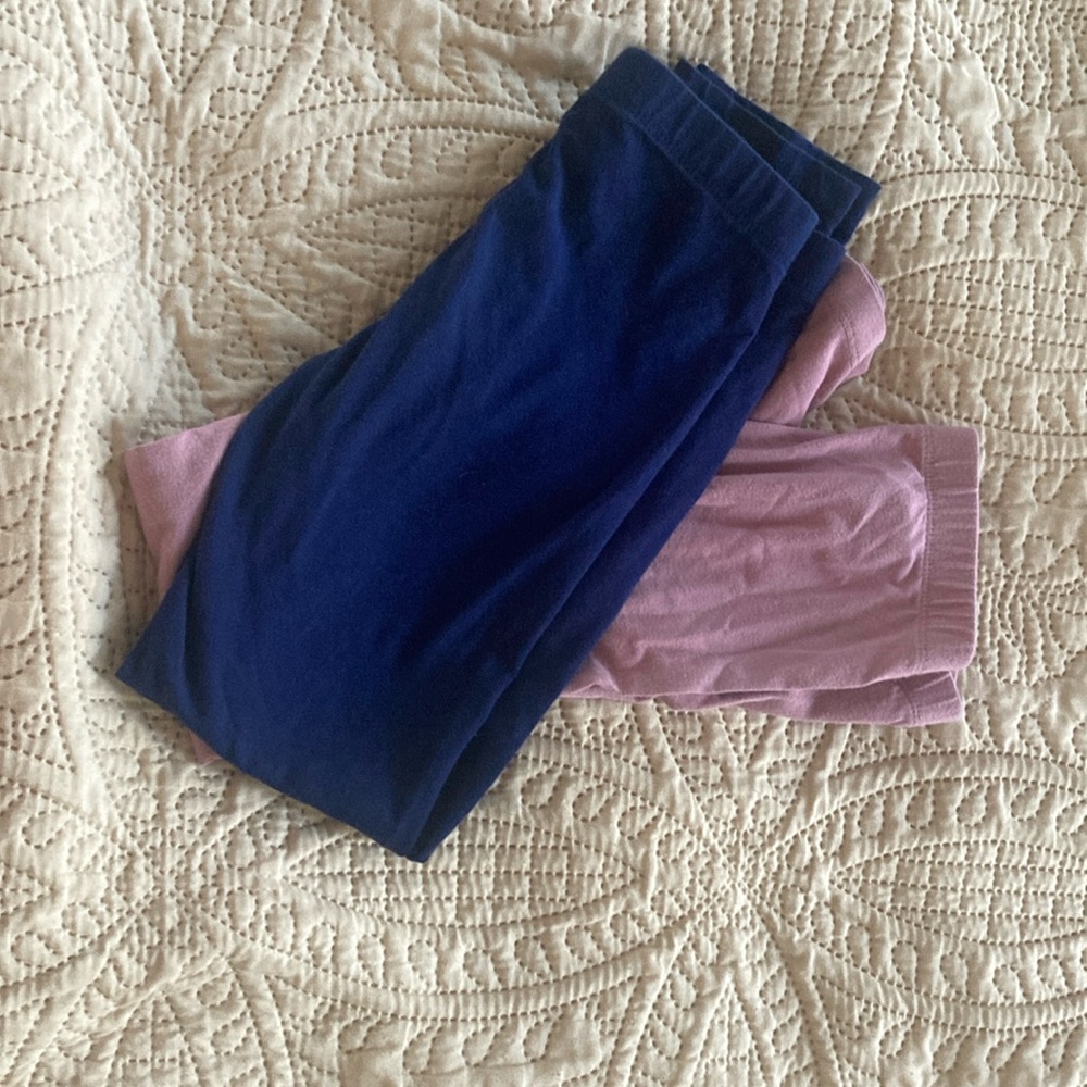 Cat&Jack Leggings size 8
3 pairs